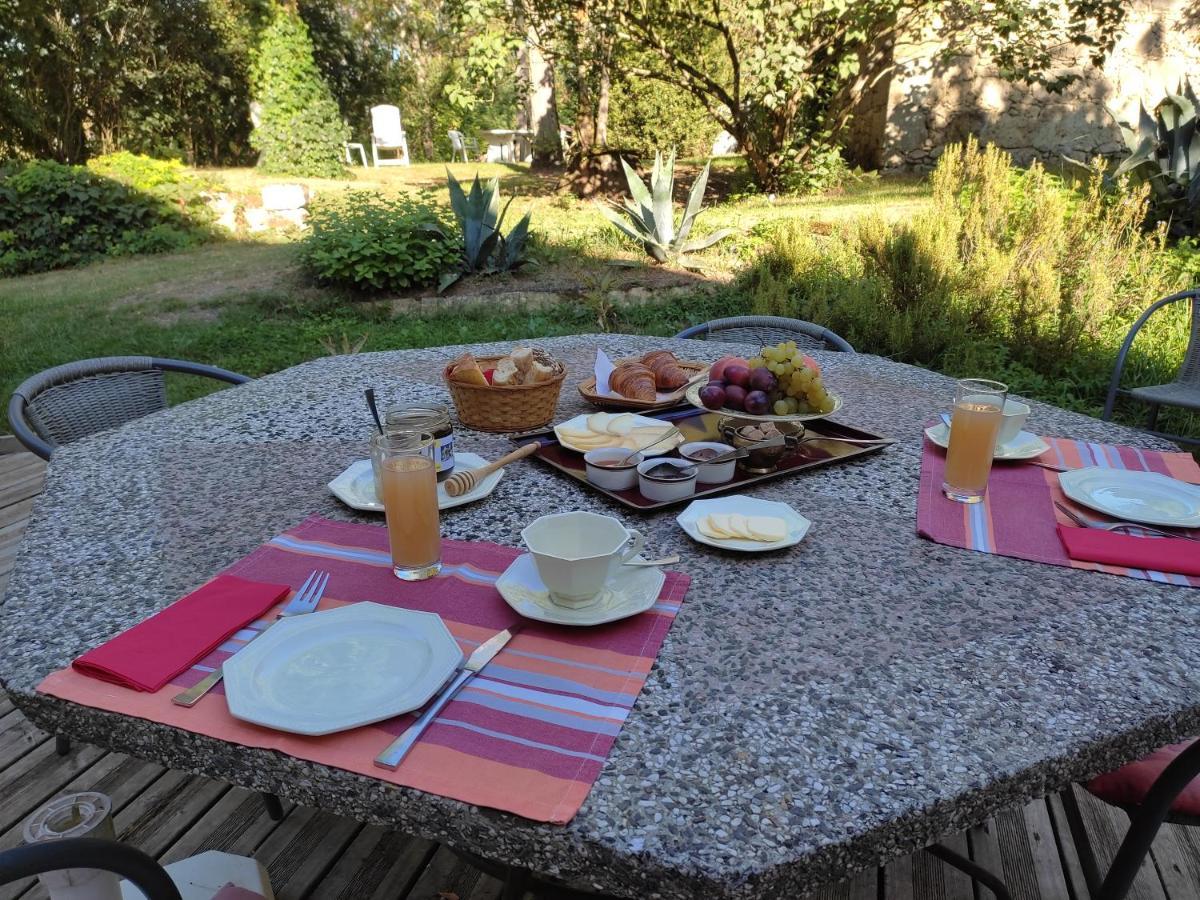 Bed and Breakfast Le Logis Du Pradet Moncrabeau Zewnętrze zdjęcie